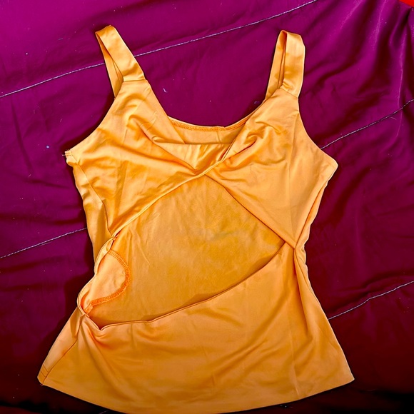 BlushMark Orange Medium Crossed Back Tank NWOT - Picture 2 of 2